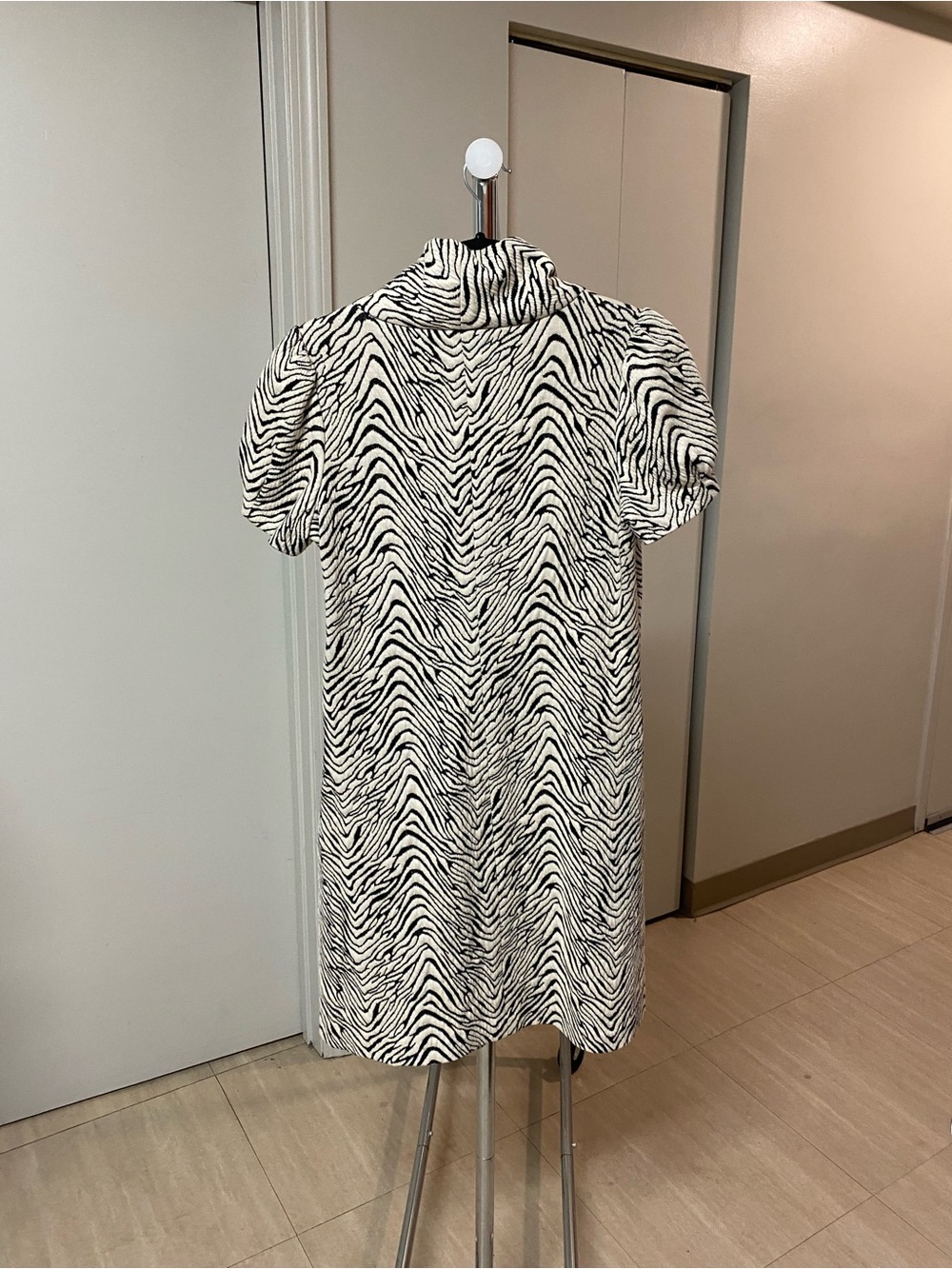 Calvin Klein Black and White Zebra Print Short Sleeve Dress - Picture 9 of 13
